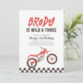 Invitation Wild and Three Red Dirt Bike Boy 3e anniversaire (Debout devant)