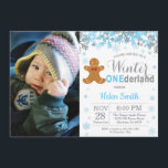 Invitation Winter Onederland Noël Garçon 1er anniversaire Pho<br><div class="desc">Winter Onederland Christmas Boy 1st Birthday Invitation avec photo personnalisée. Flocon de neige bleu et gris. Invitation pour la fête d'anniversaire. Anniversaire de vacances d'hiver. Fond blanc. Pour plus de personnalisation,  cliquez sur le bouton "Customiser" et utilisez notre outil de conception pour modifier ce modèle.</div>