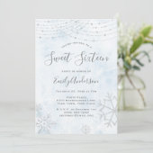 Invitation Winter Wonderland Blue Silver Snowflake Sweet 16 (Debout devant)