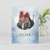 Invitation Winter Wonderland Forest Photo Table (Debout devant)