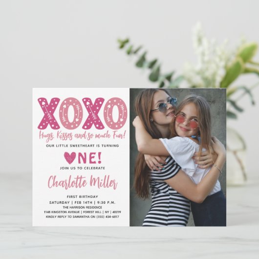 Invitation XOXO Câlins et Bisous Saint-Valentin 1er Anniversa (Debout devant)