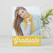Invitation Yellow Retro Bold Typographie Photo Graduation (Debout devant)