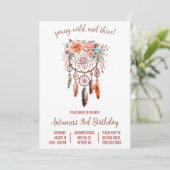 Invitation Young, Wild, & 3 ! Boho Dreamcatcher fête d'annive (Debout devant)