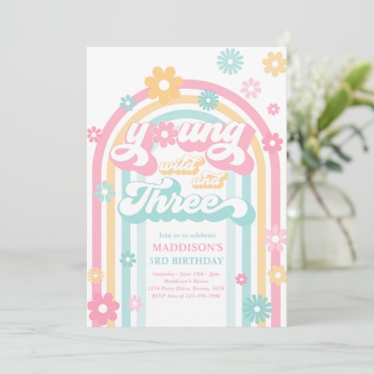 Invitation Young Wild And Three Boho Daisy Rainbow Birthday (Debout devant)