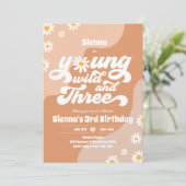 Invitation Young Wild Et Trois Anniversaire Fête Boho Daisy (Debout devant)