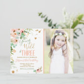 Invitation Young Wild et trois Anniversaire Floral Rose Gold (Debout devant)