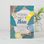 Invitation Young Wild & Three Safari Animaux Garçon 3e annive (Debout devant)