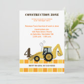Invitation Zone de construction Backhoe Boys Anniversaire Inv (Debout devant)