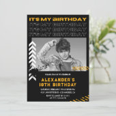 Invitations à 18e anniversaire Hommes Photo Spray  (Debout devant)