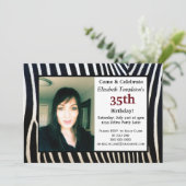 Invitations adultes de photo d'anniversaire de (Debout devant)