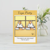 Invitations amusantes de la fête du Yoga (Debout devant)