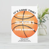 Invitations blanches de la balle de basket-ball (Debout devant)