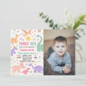 Invitations d'anniversaire de Dinosaur (Debout devant)
