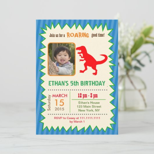 Invitations d'anniversaire de Dinosaur T REX (Debout devant)