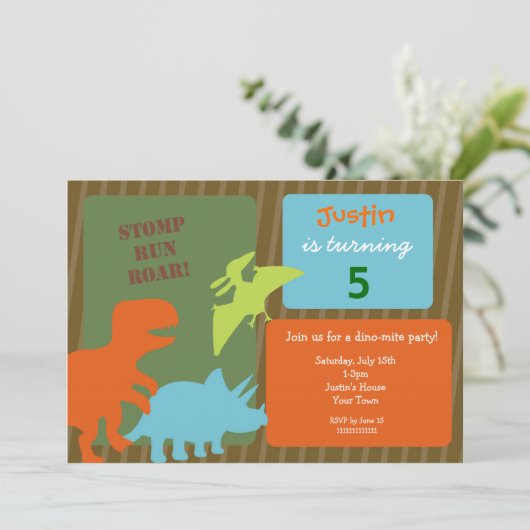Invitations d'anniversaire de dinosaure (Debout devant)
