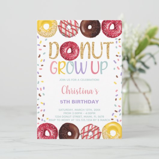 Invitations d'anniversaire de Donut jaune (Debout devant)