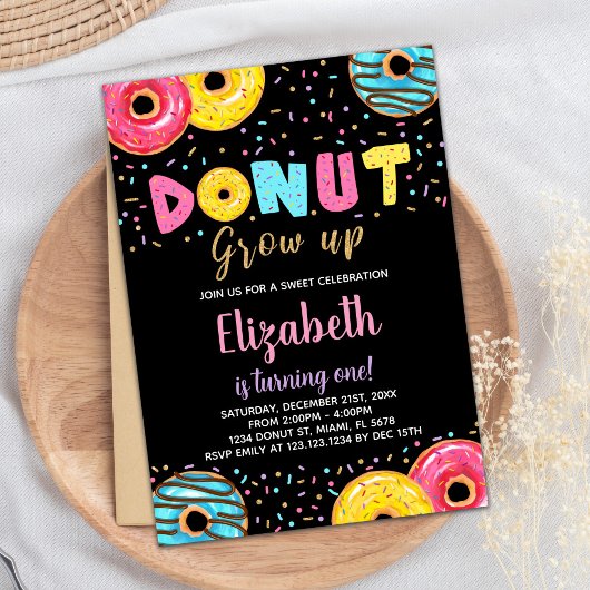 Invitations d'anniversaire de la Donut rose jaune 