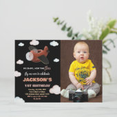 Invitations d'anniversaire de l'avion Brown noir a (Debout devant)