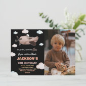 Invitations d'anniversaire de l'avion Brown noir a (Debout devant)