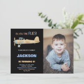 Invitations d'anniversaire de l'avion noir avec ph (Debout devant)