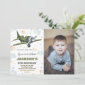 Invitations d'anniversaire de l'avion vert avec ph (Debout devant)