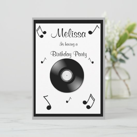 Invitations d'anniversaire de notes musicales (Debout devant)