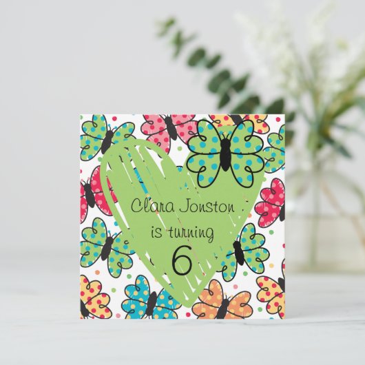 Invitations d'anniversaire de papillon customisé (Debout devant)