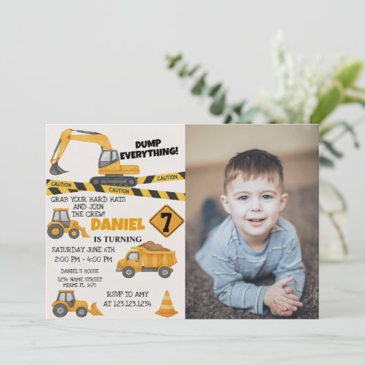 Invitations d'anniversaire do-it-yourself construc (Debout devant)