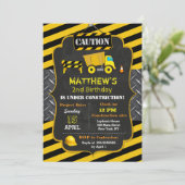 Invitations d'anniversaire du camion de pompage de (Debout devant)