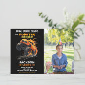 Invitations d'anniversaire du camion de pompiers M (Debout devant)