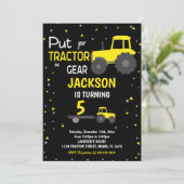 Invitations d'anniversaire du tracteur jaune noir (Debout devant)