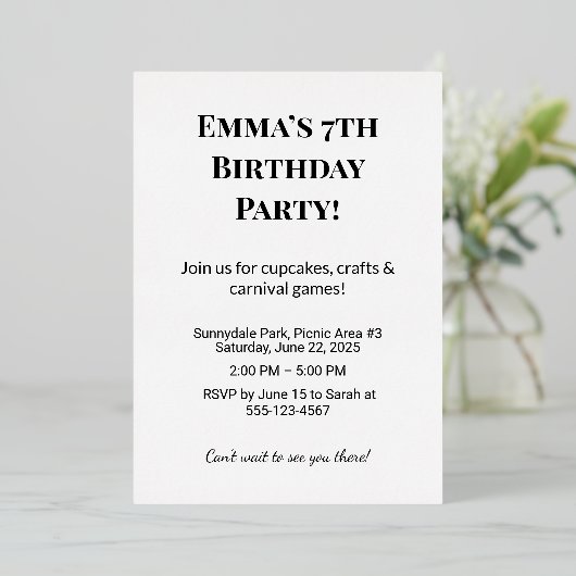 Invitations d'anniversaire personnalisées et carte (Debout devant)