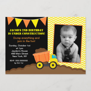 Invitations d'anniversaire pour la construction d'