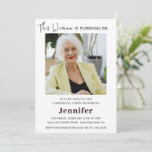 Invitations de 88e anniversaire pour sa photo (Debout devant)