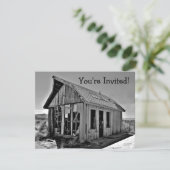 Invitations de cabanes abandonnées et détruites (Debout devant)
