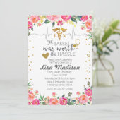 Invitations de diplômés de l'école de soins infirm (Debout devant)