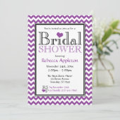 Invitations de douche nuptiale Chevron violet et b (Debout devant)