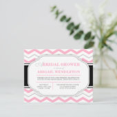 Invitations de douche nuptiale gris et rose Chevro (Debout devant)