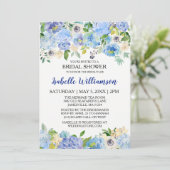 Invitations de douches nuptiales florales bleues e (Debout devant)