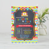 Invitations de fête d'anniversaire de Chambre de (Debout devant)