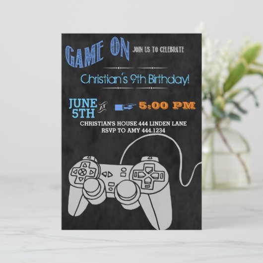 Invitations de fête d'anniversaire de jeu vidéo (Debout devant)