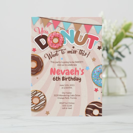 Invitations de fête d'anniversaire Donut (Debout devant)