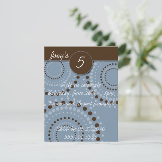 Invitations de fête d'anniversaire du garçon (Debout devant)