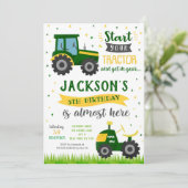 Invitations de fête d'anniversaire du tracteur (Debout devant)