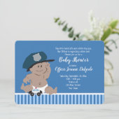 Invitations de flics de bébés de policier peau fon (Debout devant)