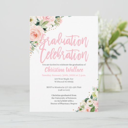 Invitations de graduation florale rose pâle (Debout devant)