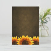 Invitations de mariage Brown de tournesol en table (Debout devant)