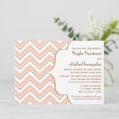 Invitations de mariage de Coral et de Gold Chevron (Debout devant)
