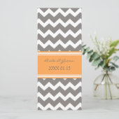 Invitations de mariage Grey Orange Chevron (Debout devant)
