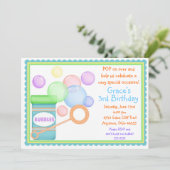 Invitations de soufflement d'anniversaire de (Debout devant)